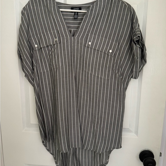 Tops - Picture 3 of 3